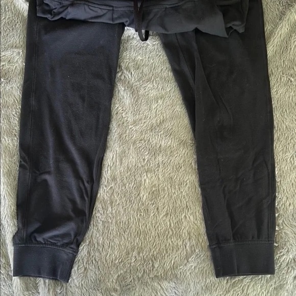 Black Lululemon Align Joggers size 8 - Picture 3 of 6